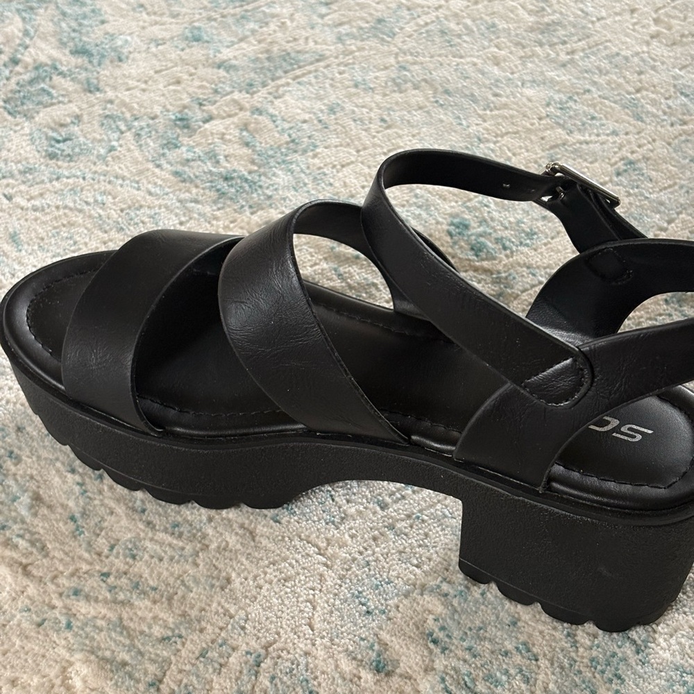 Black Modern Chunky Sandals with Adjustable Ankle Strap New - Picture 3 of 5